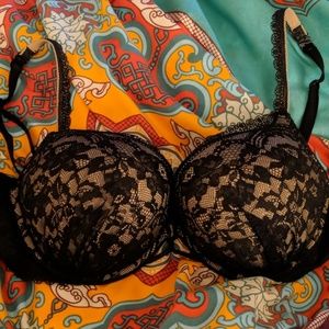 Bombshell Victoria's secret push up bra 34d
